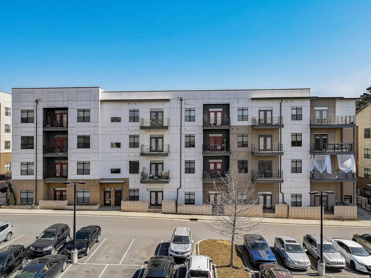 Frontdesk Village At Commonwealth Apts Plaza Midwood Charlotte Esterno foto